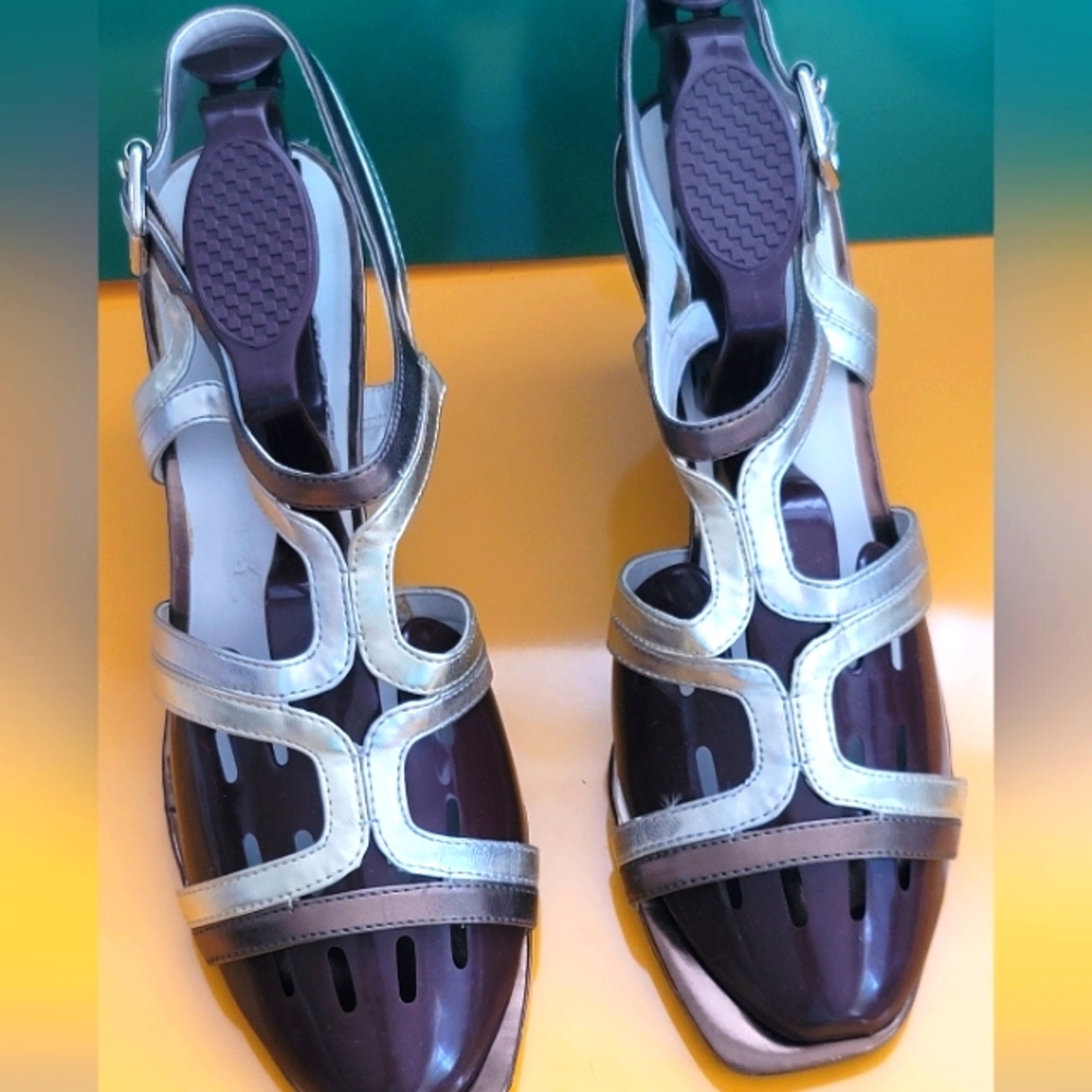 Elegant Metallic and Brown Women's Sandals